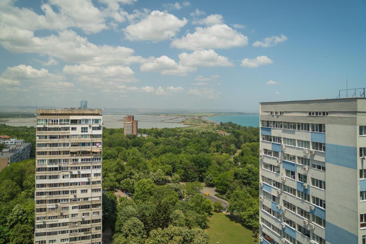 Seaside Vantage Getaway 布尔加斯 外观 照片