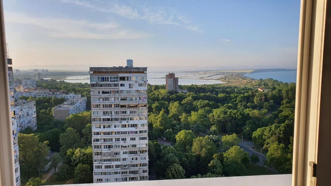 Seaside Vantage Getaway 布尔加斯 外观 照片
